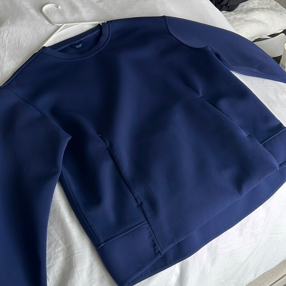 Lululemon Embrace The Space Crew Hero Blue Sweater